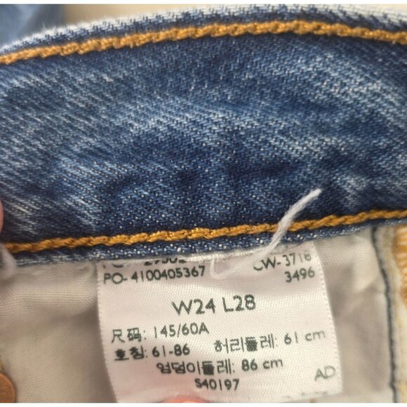 Levis 501 Original Button Fly Jeans Womens Sz 24x28 Medium Wash Cotton Denim - Picture 8 of 9